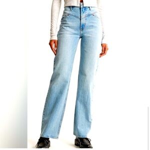 A&F Curve Love 90s Relaxed High Rise 32 Classic Light Blue Women's Jeans